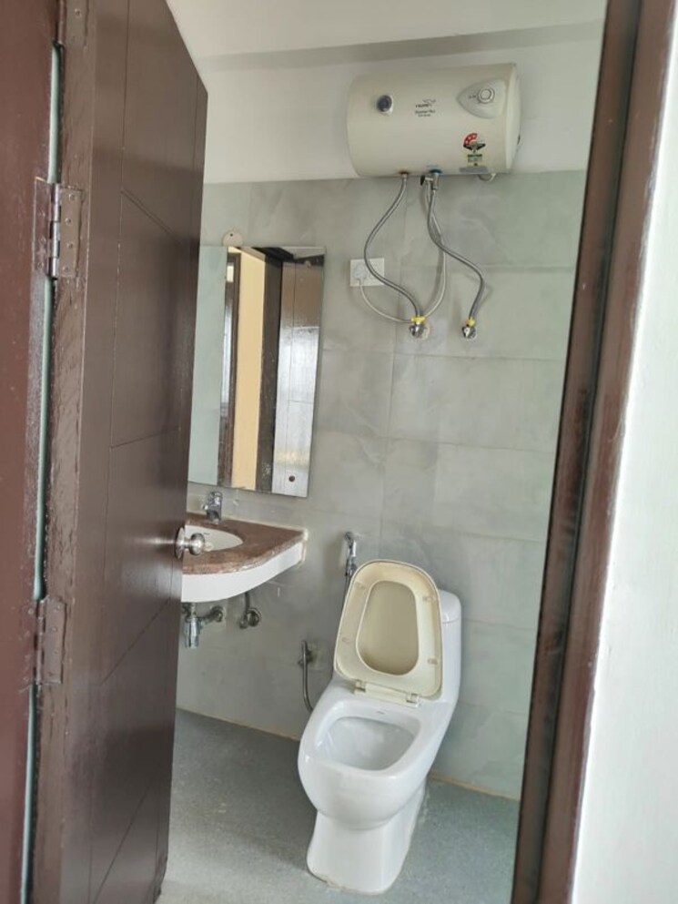 Bathroom, spaze-privy 3 Bedroom 1930 Sq.Ft. Apartment In Sector 72 Gurgaon 9747349