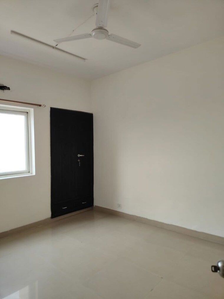 Room, spaze-privy 3 Bedroom 1930 Sq.Ft. Apartment In Sector 72 Gurgaon 9747349