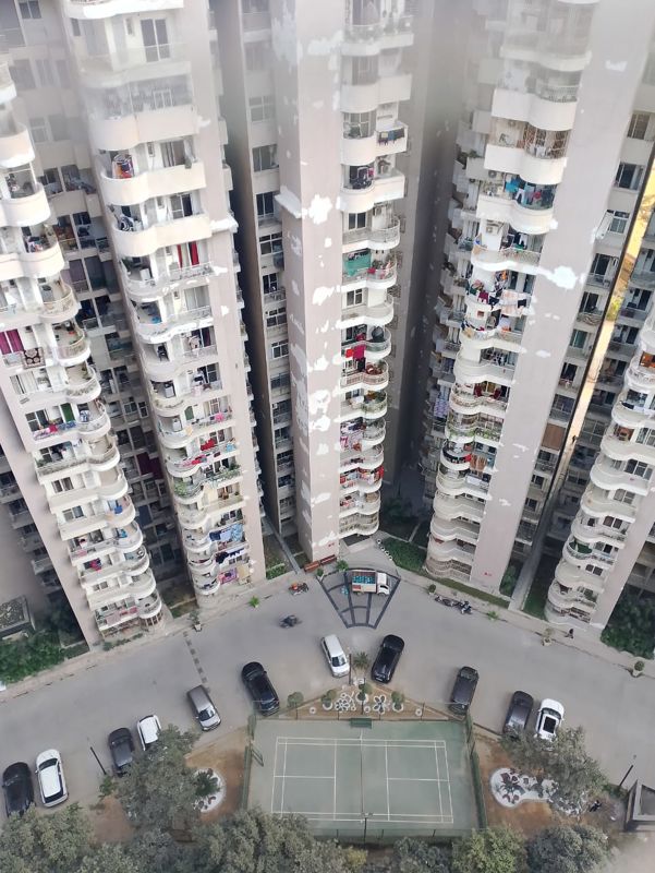 3 BHK + Extra Room Apartment For Rent in Amrapali Crystal Homes