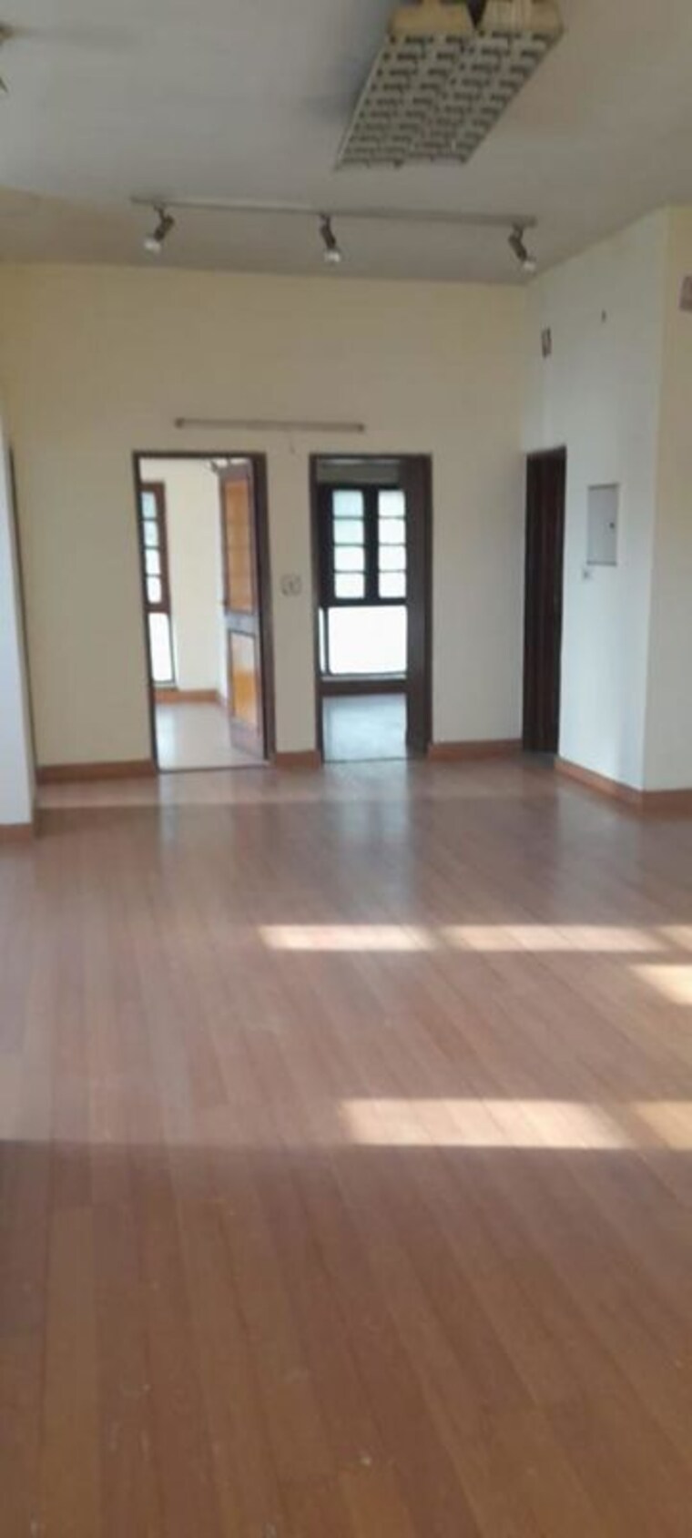 Room, sector 31 6+ Bedroom 300 Sq.Ft. Independent House In Sector 31 Noida 9747374