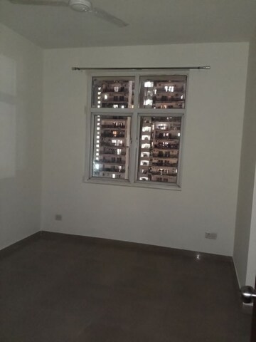 Room in 3 BHK Apartment at Mahagun Mywoods II, Sector 16c Greater Noida – for Rent