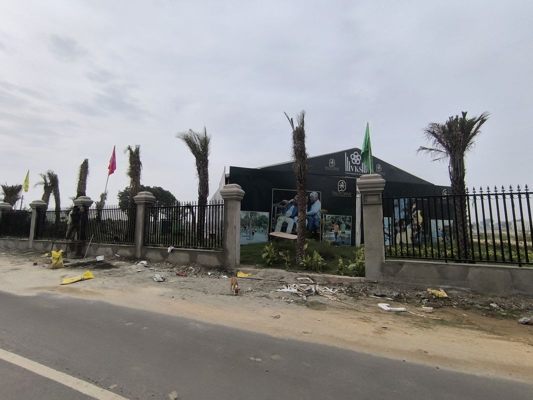 Plot For Sale in VKS Palm Drive
