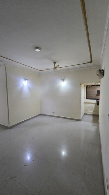 Room in 3 BHK Apartment at Gulmohar Garden, Sector 44 – for Rent