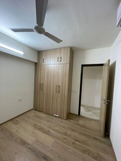 3 BHK + Pooja Room,Servant Room Apartment For Rent in L&T Emerald Isle