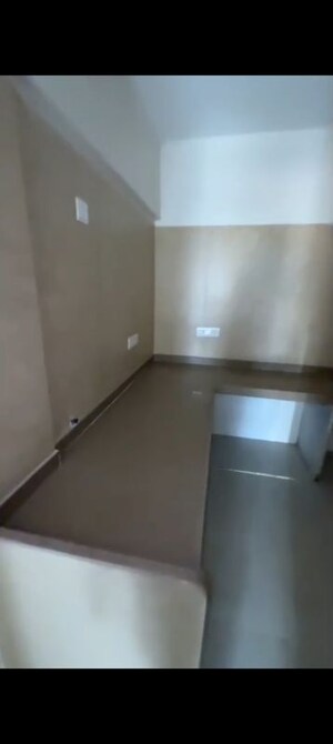 Room in 2 BHK Apartment at Lodha Amara, Kolshet Road – for Rent