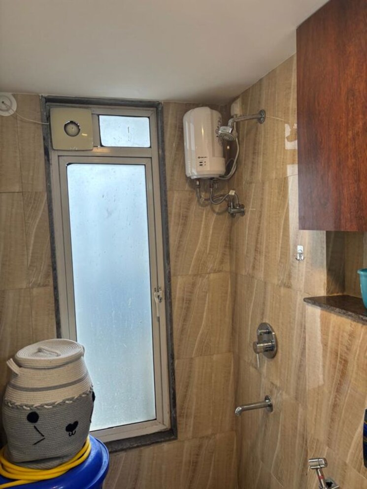 Bathroom, lodha-amara 2 Bedroom 882 Sq.Ft. Apartment In Kolshet Road Thane 9747503