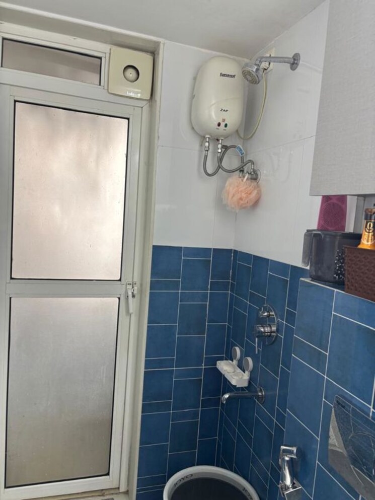 Bathroom, lodha-amara 2 Bedroom 882 Sq.Ft. Apartment In Kolshet Road Thane 9747503
