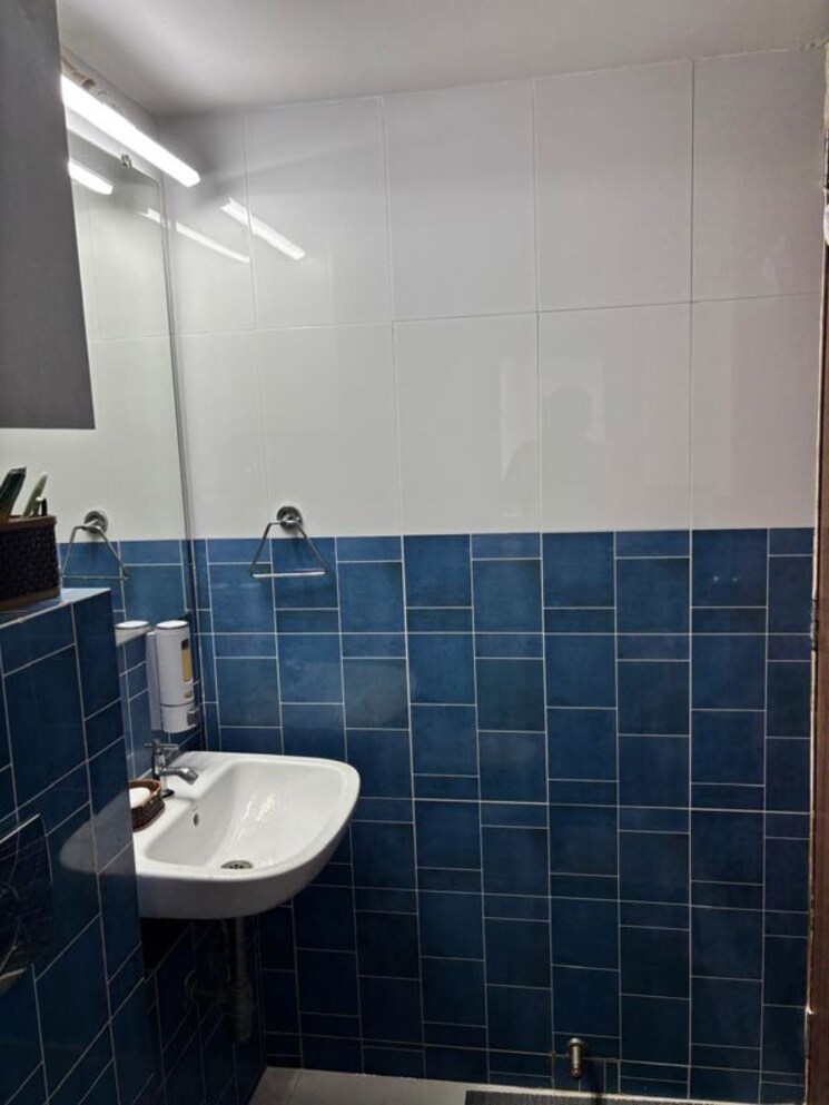 Bathroom, lodha-amara 2 Bedroom 882 Sq.Ft. Apartment In Kolshet Road Thane 9747503