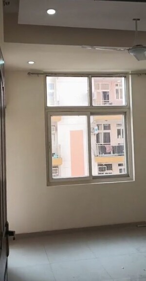 Room in 3 BHK Apartment at Sector 1 Vaishali – for Sale