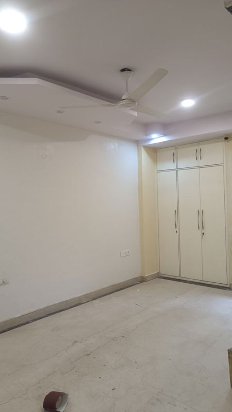 Room, new rajinder nagar 3 Bedroom 1870 Sq.Ft. Builder Floor In New Rajinder Nagar Delhi 9747623