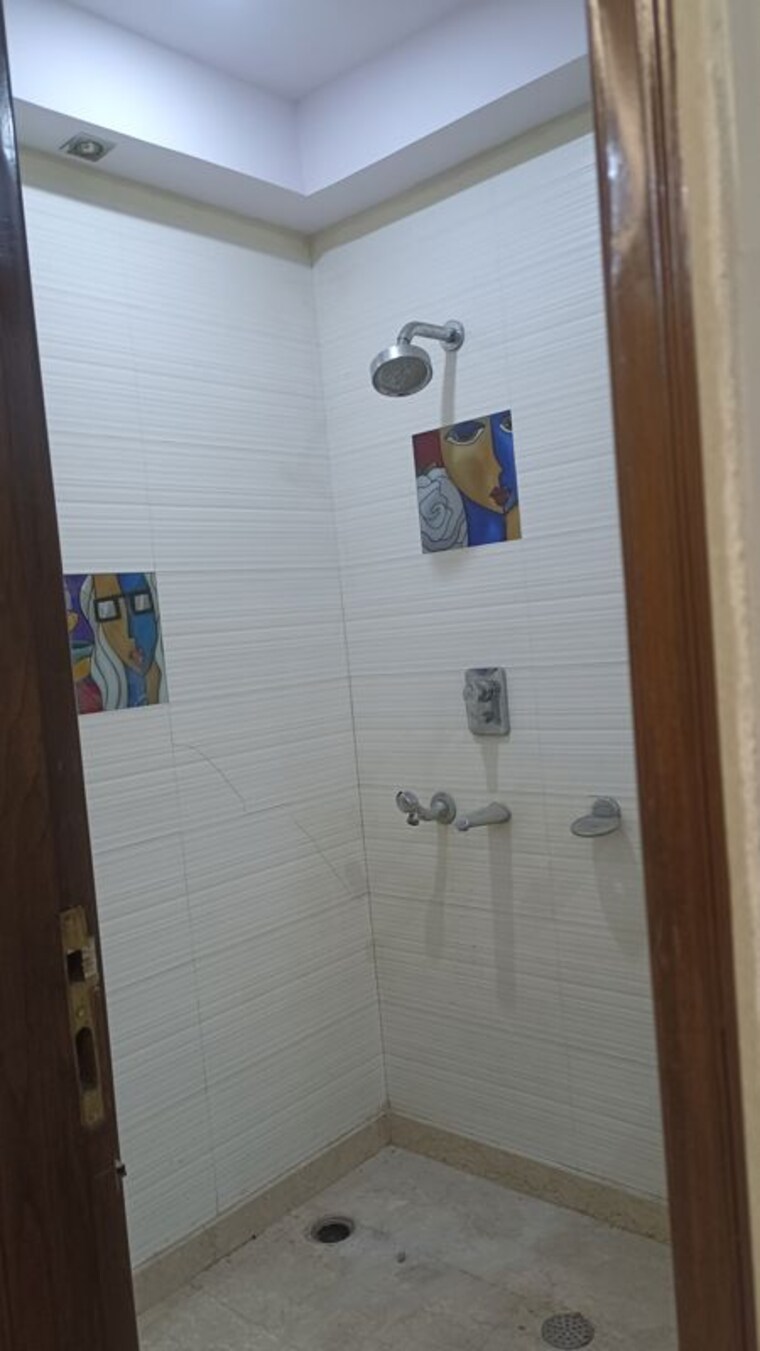 Bathroom, new rajinder nagar 3 Bedroom 1870 Sq.Ft. Builder Floor In New Rajinder Nagar Delhi 9747623