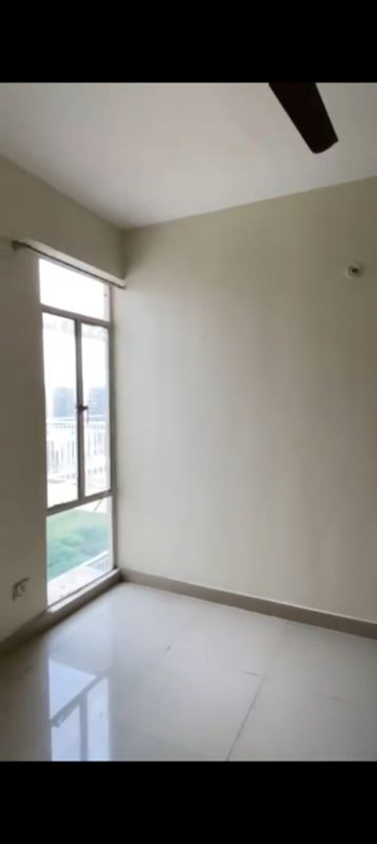 Room, suncity-avenue-102 2 Bedroom 650 Sq.Ft. Apartment In Sector 102 Gurgaon 9602765