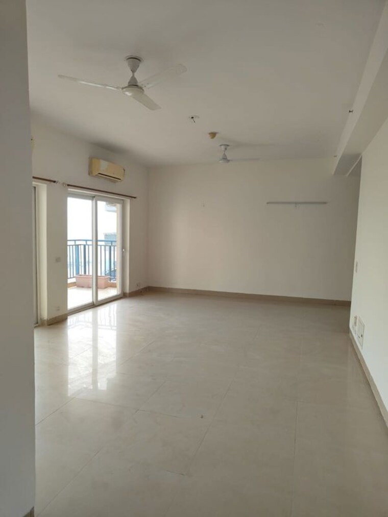 Room, spaze-privy 3 Bedroom 1930 Sq.Ft. Apartment In Sector 72 Gurgaon 9747639