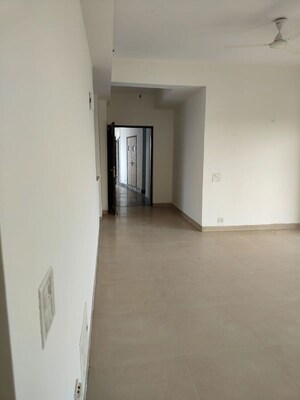 Room in 3 BHK Apartment at Spaze Privy, Sector 72 – for Rent