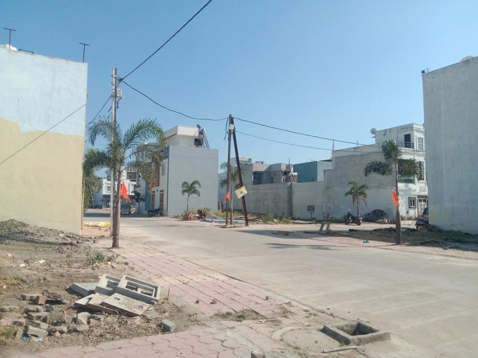 Plot For Sale in Rau Road