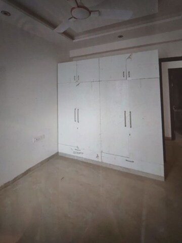 Room in 5 BHK Apartment at Sector 2 – for Sale