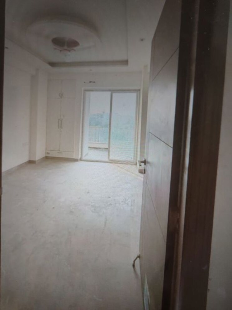 Bathroom, sector 2 5 Bedroom 2500 Sq.Ft. Apartment In Sector 2 Faridabad 9747694