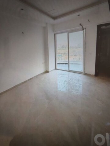 Room in 5 BHK Apartment at Sector 2 – for Sale