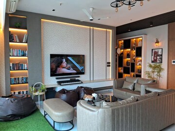 4 BHK Apartment For Rent in Indiabulls Blu, Worli