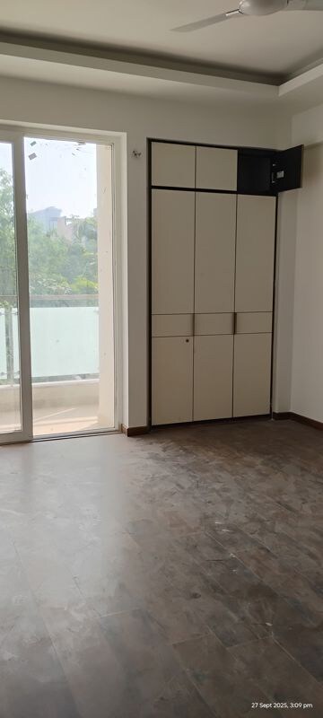 Room in 4 BHK Apartment at Godrej Icon, Sector 88a – for Sale