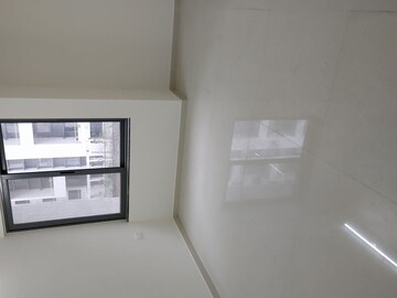 Room in 2 BHK Apartment at Kolte Patil Stargaze, Bavdhan – for Rent