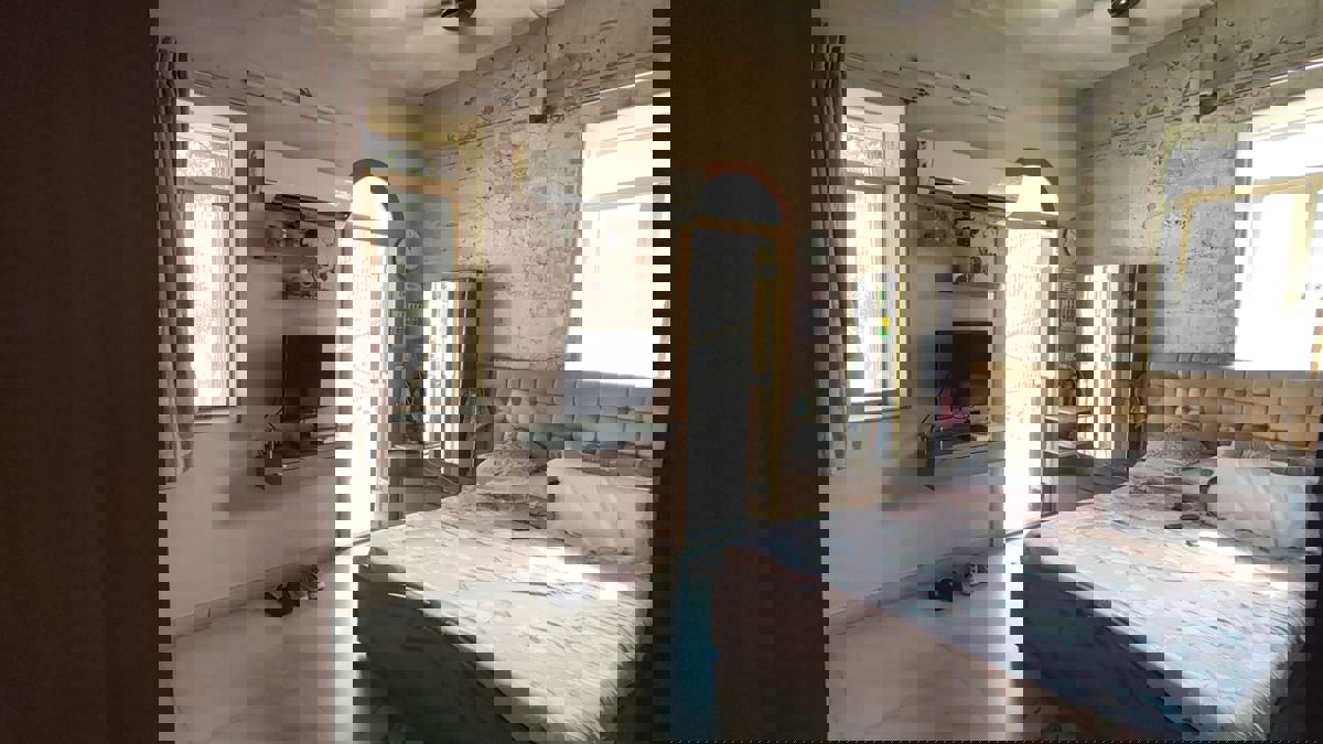 2 BHK + Pooja Room Apartment For Rent in Mahim West