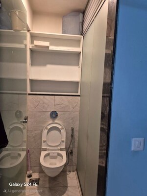 Bathroom in 1.5 BHK Apartment at Amanora Gold Towers, Hadapsar – for Rent