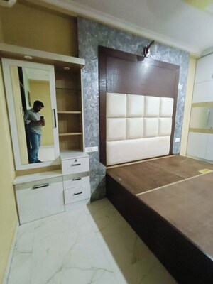 Room in 2 BHK Apartment at Amar Kunj Goregaon West, Goregaon West – for Rent