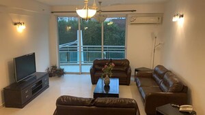 Living Room in 4 BHK Apartment at DLF The Icon, Dlf Phase V – for Rent