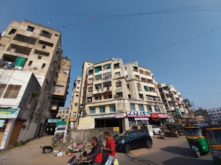 Exterior View, rv desai road Commercial Co Working Space 2100 Sq.Ft. In Rv Desai Road Vadodara 9722625