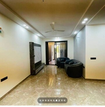 Living Room in 4 BHK Builder Floor at Ardee City, Sector 52 – for Rent