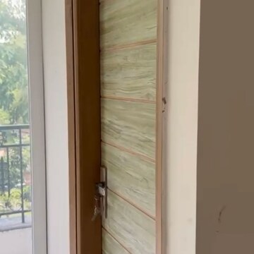 Building Lobby in 3 BHK Builder Floor at New Rajinder Nagar – for Sale