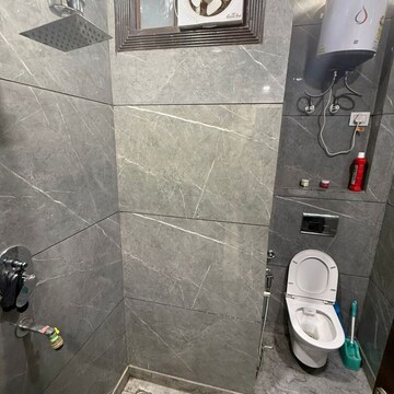 Bathroom in 3 BHK Builder Floor at Uttam Nagar – for Rent