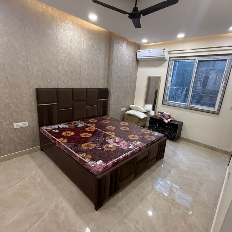 Bedroom, uttam nagar 3 Bedroom 120 Sq.Yd. Builder Floor In Uttam Nagar Delhi 9747956