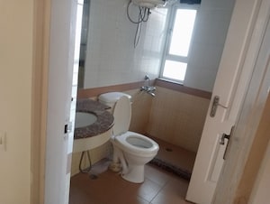 Bathroom in 3.5 BHK Apartment at Bestech Park View City 1, Sector 48 – for Rent