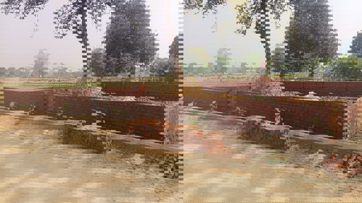 Plot For Sale in Sultanpur Road