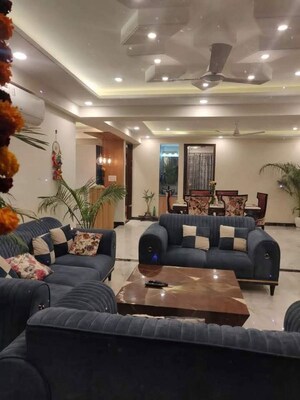 2 BHK Apartment For Rent in Saket