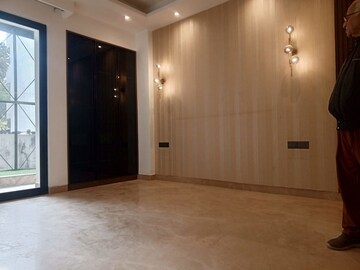 Room in 3.5 BHK Builder Floor at Sunstar Floors, Sector 51 – for Rent