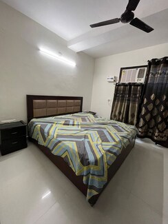 3.5 BHK + Study Room Builder Floor For Rent in Sunstar Floors