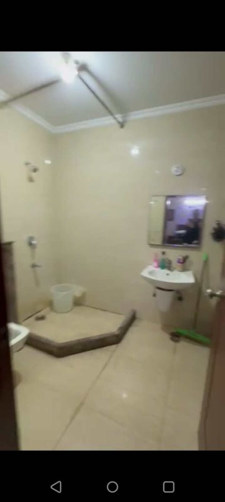 Bathroom, sector 48 6 Bedroom 3000 Sq.Ft. Villa In Sector 48 Noida 9748029