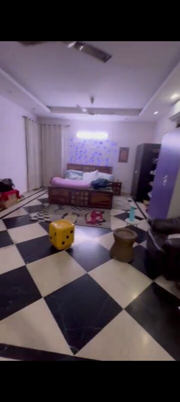 Living Room in 6 BHK Villa at Sector 48 – for Rent