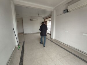 Room in 3 BHK Apartment at Ardee City, Sector 52 – for Rent