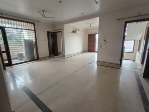 Room in 3 BHK Apartment at Ardee City, Sector 52 – for Rent