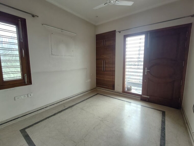 Room, ardee-city 3 Bedroom 2850 Sq.Ft. Apartment In Sector 52 Gurgaon 9748031