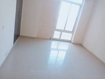 Room in 3.5 BHK Apartment at Vipul Greens, Sector 48 – for Rent