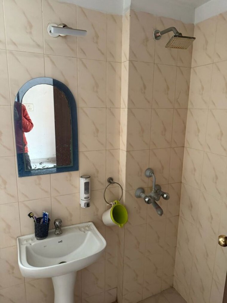 Bathroom, shrachi-greenwood-sonata 3 Bedroom 1300 Sq.Ft. Apartment In Rajarhat New Town Kolkata 9745740