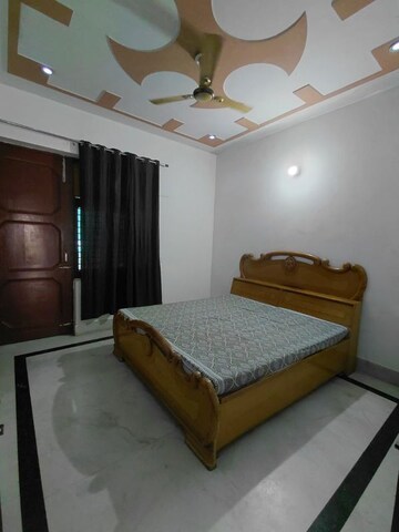 Bedroom in 3 BHK Apartment at Ardee Mall, Sector 52 – for Rent