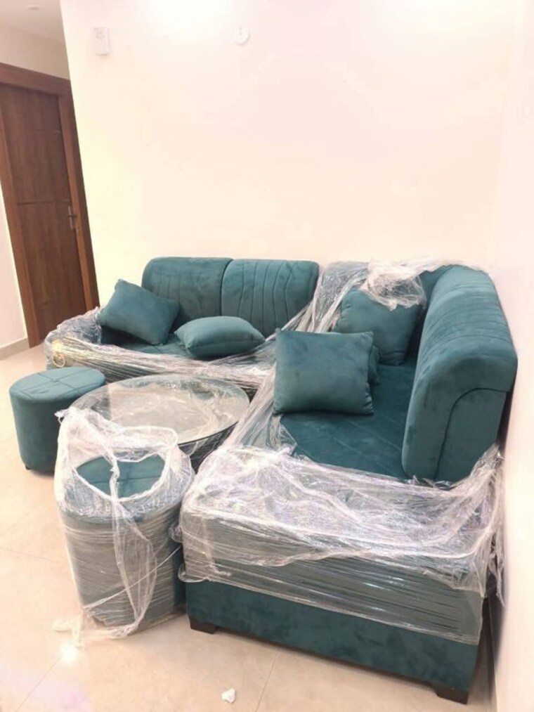 Living Room, freedom fighters enclave 1 Bedroom 550 Sq.Ft. Apartment In Freedom Fighters Enclave Delhi 9748058