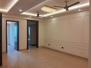 Room in 3 BHK Apartment at Raj One Good Earth, Sector 71 – for Rent