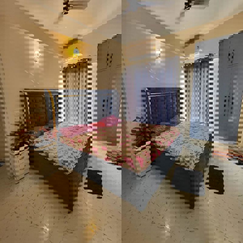 3.5 BHK + Study Room 1740 Sq.Ft. Apartment in The Golden Gate